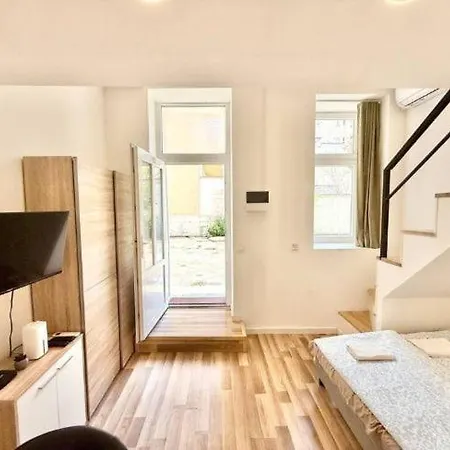 C24 Dorka Mini Apartmán *