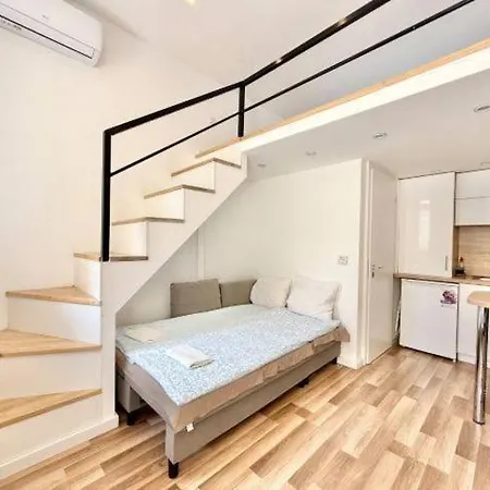 C24 Dorka Mini Apartmán *