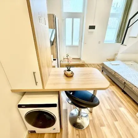 C24 Dorka Mini Budapešť